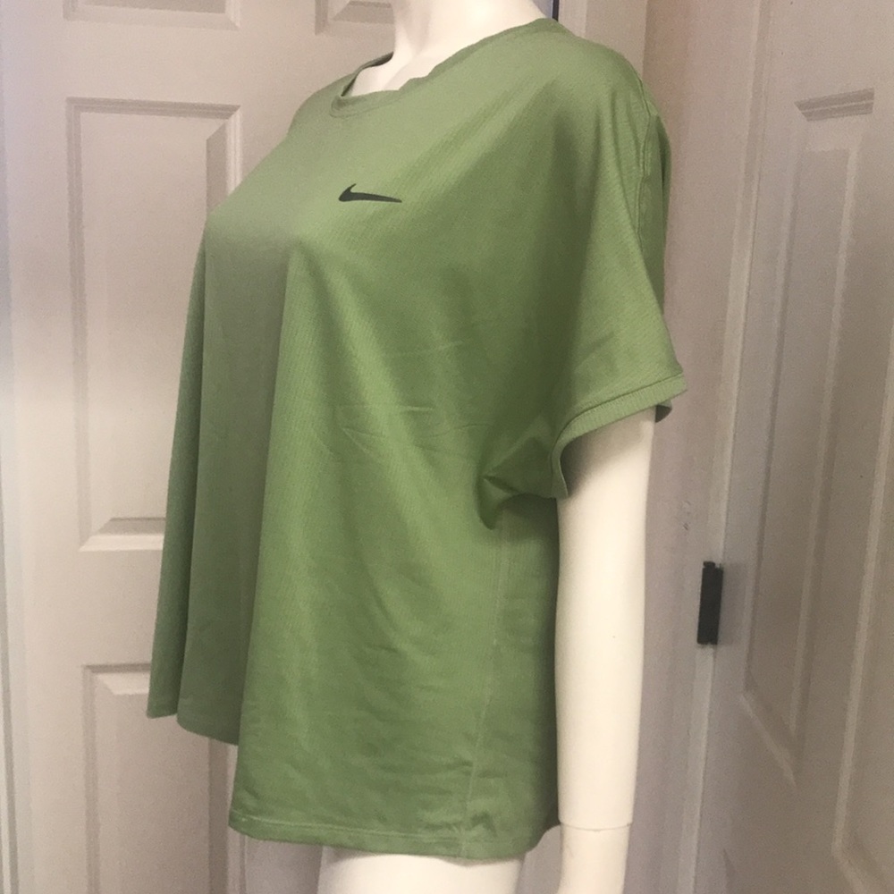 Nike Tennis/Athletic/Athleisure Training Top, 1X, NWT! - Picture 4 of 10